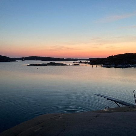Kustnaera Vandrarhem Hamburgsund Bagian luar foto