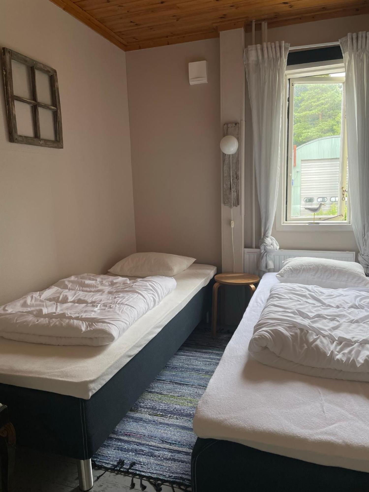 Kustnaera Vandrarhem Hamburgsund Bagian luar foto