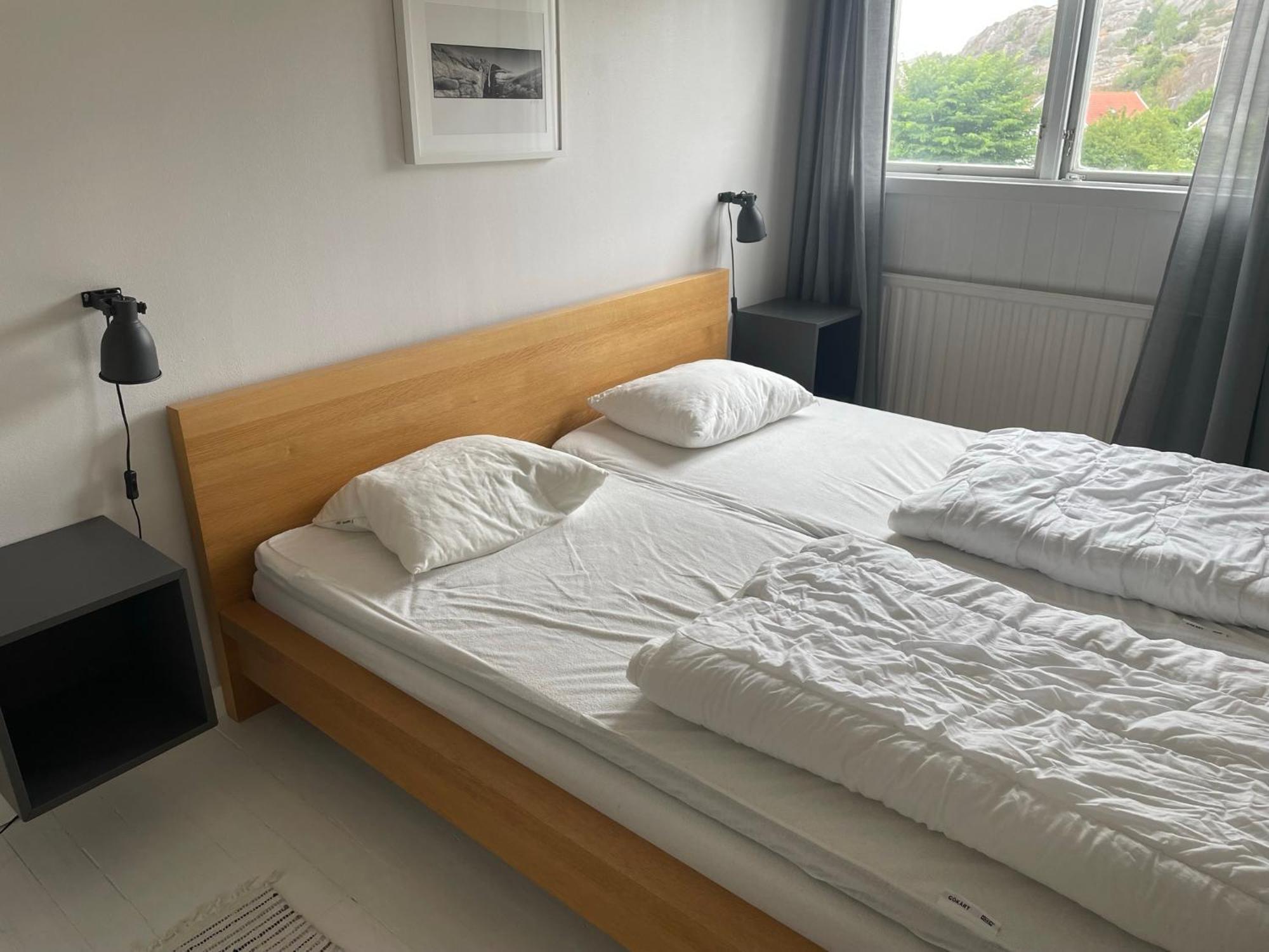Kustnaera Vandrarhem Hamburgsund Ruang foto