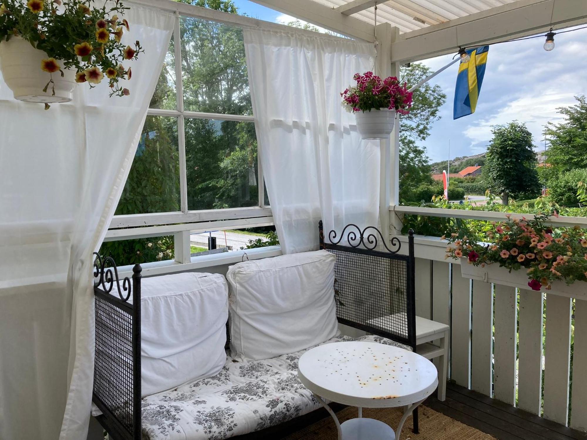 Kustnaera Vandrarhem Hamburgsund Bagian luar foto