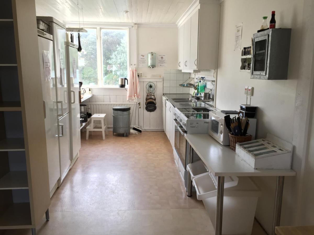 Kustnaera Vandrarhem Hamburgsund Bagian luar foto